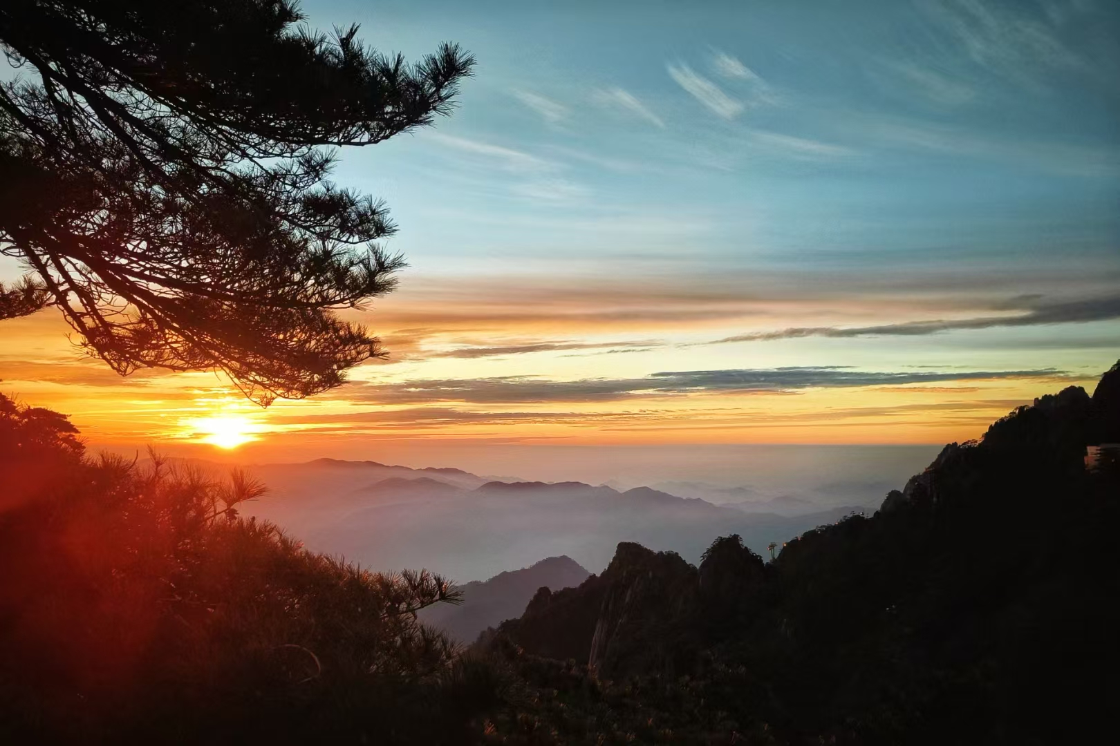 屯溪老街+西递+宏村+千岛湖+黄山+日落+观日出纯玩游